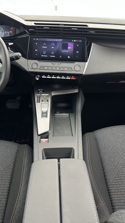 PEUGEOT 308 SW III 1.2 Hybrid 145 e-DCS6 Style - ref: 8-GLI00002183 - Photo 16