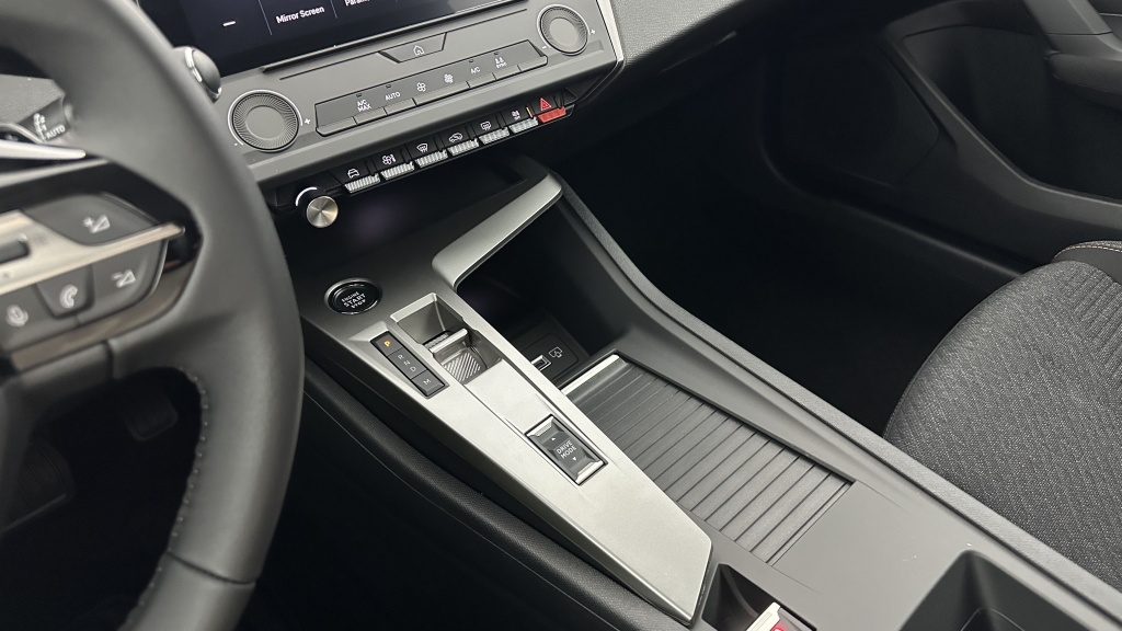 PEUGEOT 308 SW III 1.2 Hybrid 145 e-DCS6 Style - ref: 8-GLI00002183 - Photo 17