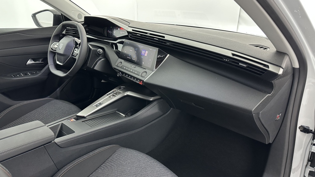 PEUGEOT 308 SW III 1.2 Hybrid 145 e-DCS6 Style - ref: 8-GLI00002183 - Photo 8