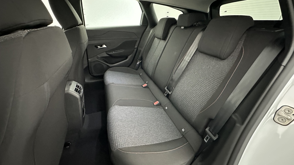 PEUGEOT 308 SW III 1.2 Hybrid 145 e-DCS6 Style - ref: 8-GLI00002183 - Photo 9