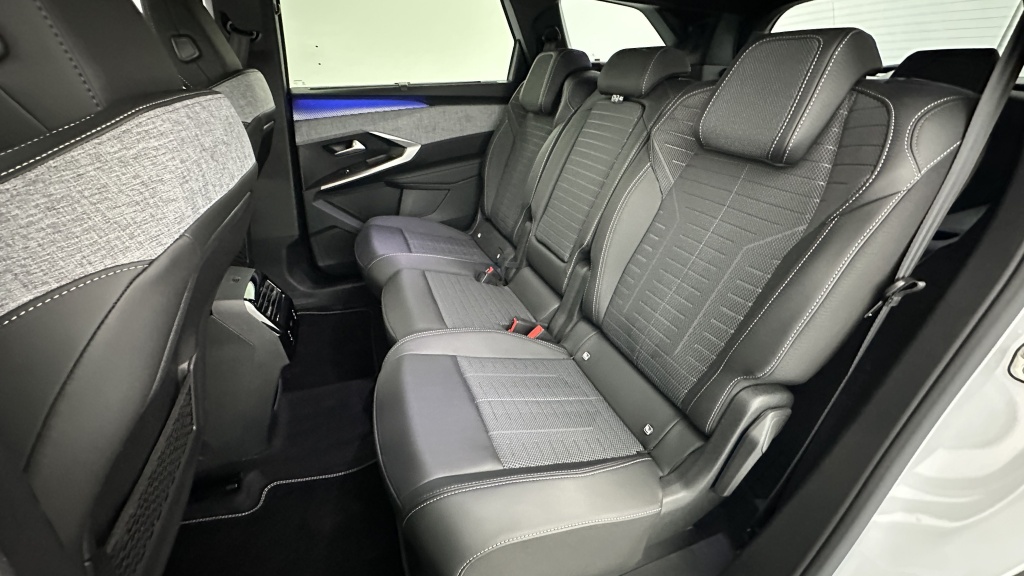 PEUGEOT 5008 1.2 Hybrid 145ch GT e-DCS6 - ref: 8-GLI00002278 - Photo 9