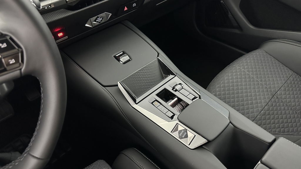 DS DS4 1.5 BlueHDi 130 EAT8 Pallas - ref: 8-GLI00002411 - Photo 17