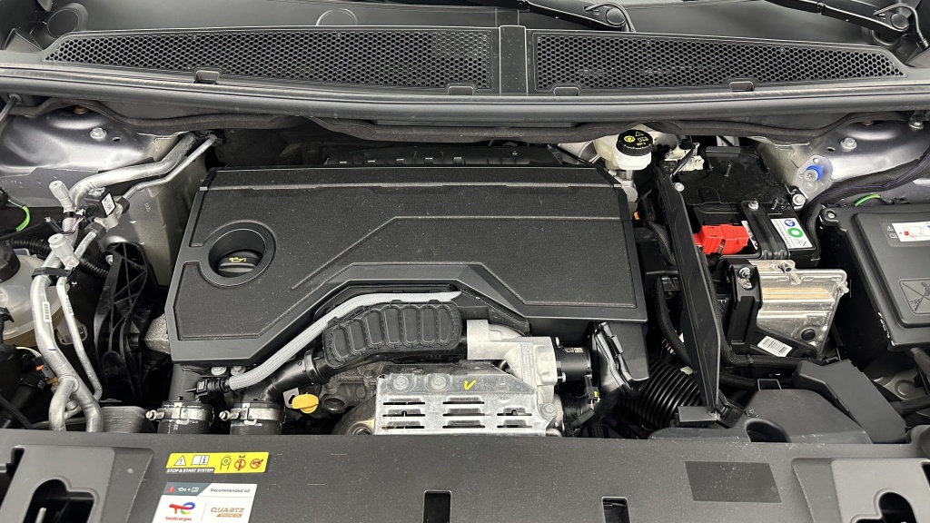 PEUGEOT 3008 1.2 Hybrid 136ch Allure e-DCS6 - ref: 8-GLI00002579 - Photo 11