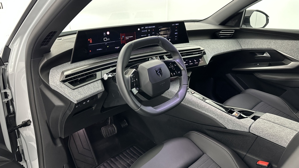 PEUGEOT 3008 1.2 Hybrid 136ch Allure e-DCS6 - ref: 8-GLI00002586 - Photo 6