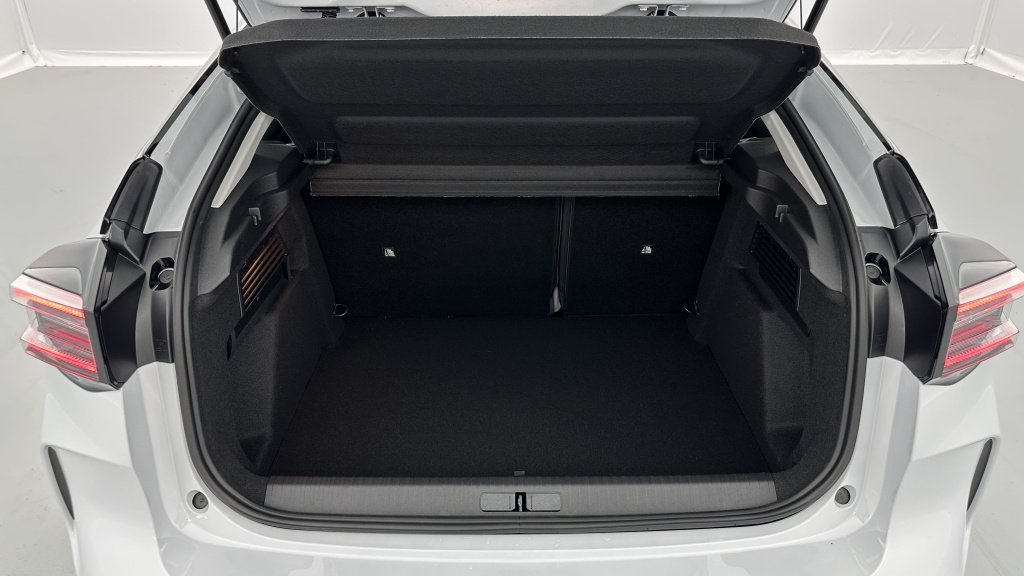 CITROEN C4 1.2 Hybride 145ch Plus e-DCS6 - ref: 8-GLI00002597 - Photo 10