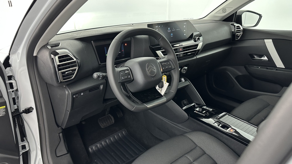 CITROEN C4 1.2 Hybride 145ch Plus e-DCS6 - ref: 8-GLI00002597 - Photo 6