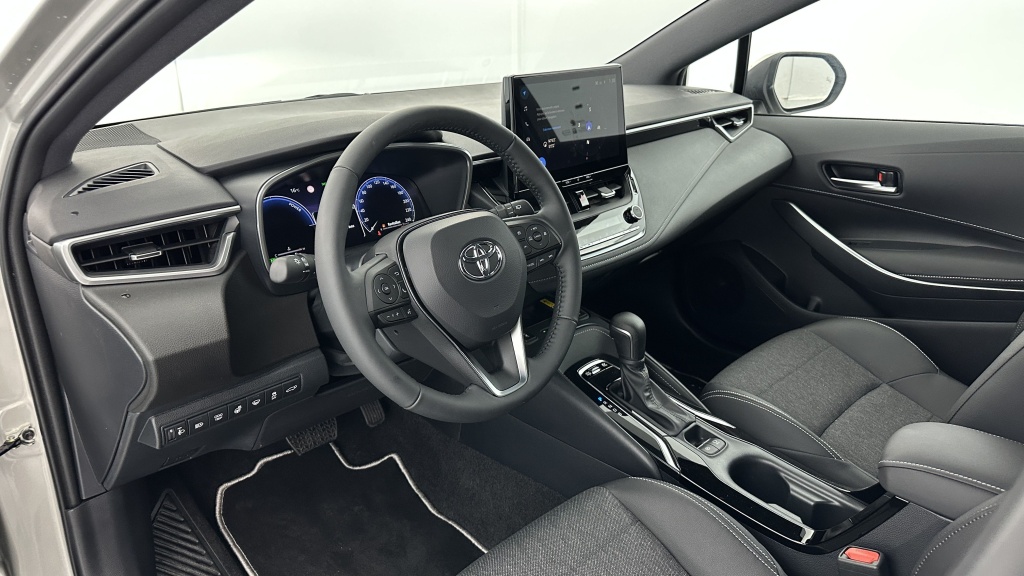 TOYOTA Corolla Touring Sport X 1.8 Hybrid 140ch Design (Team Player) - ref: 8-GLI00002678 - Photo 6