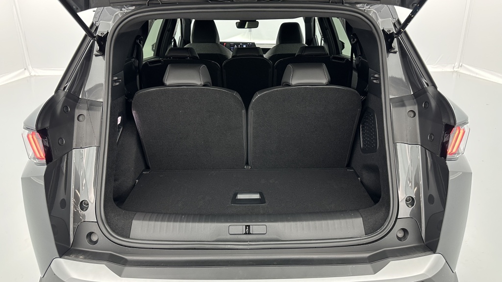 PEUGEOT 5008 1.2 Hybrid 145ch Allure e-DCS6 - ref: 8-GLI00002786 - Photo 11