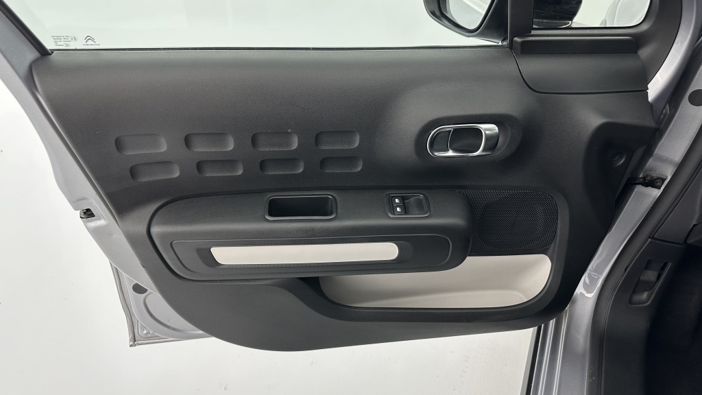 CITROEN C3 III 1.2 PureTech 110ch Plus - ref: 8-GLI00002791 - Photo 12