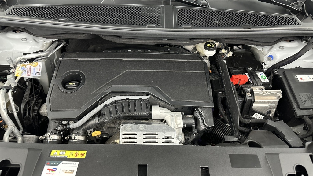 PEUGEOT 3008 1.2 Hybrid 136ch Allure e-DCS6 - ref: 8-GLI00002826 - Photo 11