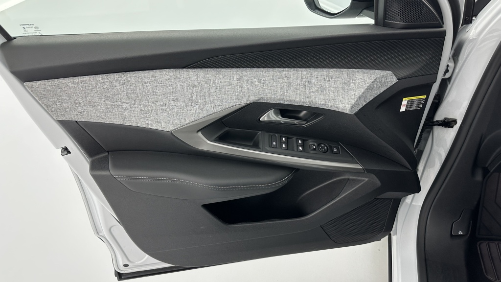 PEUGEOT 3008 1.2 Hybrid 136ch Allure e-DCS6 - ref: 8-GLI00002826 - Photo 12