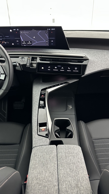 PEUGEOT 3008 1.2 Hybrid 136ch Allure e-DCS6 - ref: 8-GLI00002826 - Photo 15