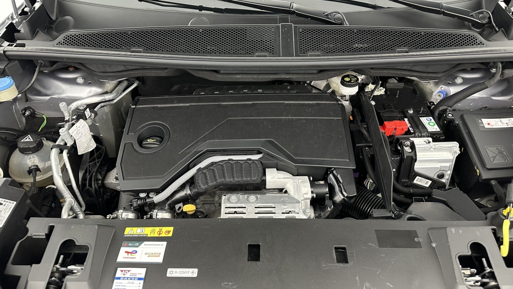 PEUGEOT 3008 1.2 Hybrid 136ch Allure e-DCS6 - ref: 8-GLI00002828 - Photo 11