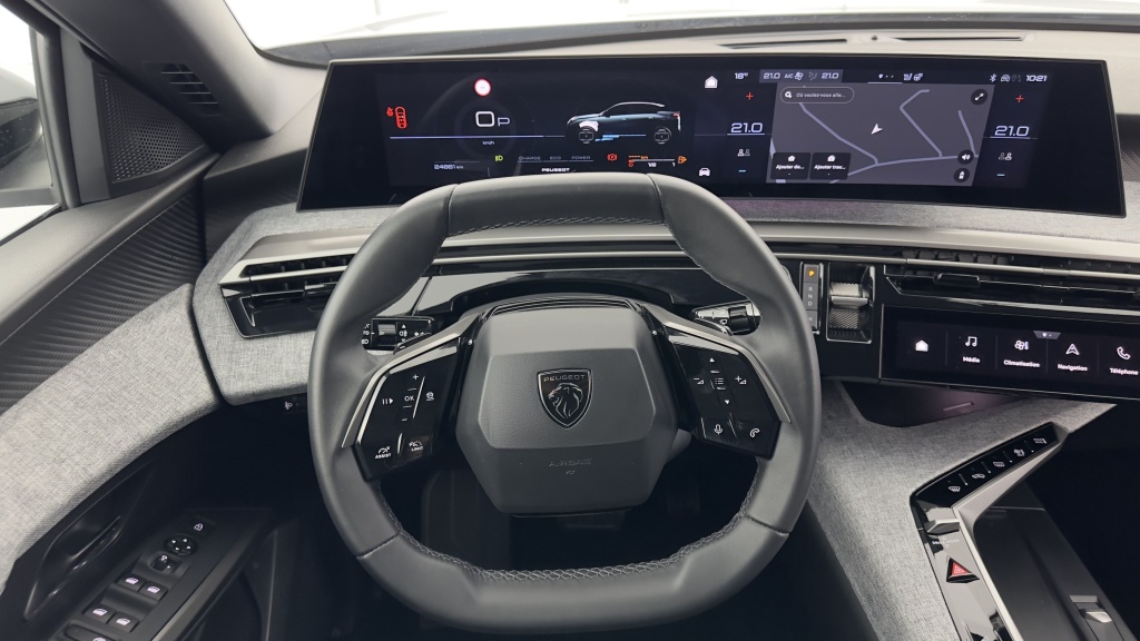 PEUGEOT 3008 1.2 Hybrid 136ch Allure e-DCS6 - ref: 8-GLI00002833 - Photo 12