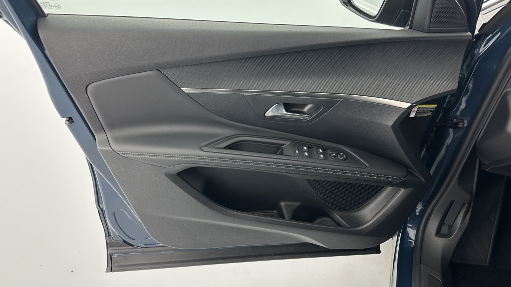 PEUGEOT 3008 1.2 PureTech 130ch Allure Pack - ref: 8-GLI00002874 - Photo 12