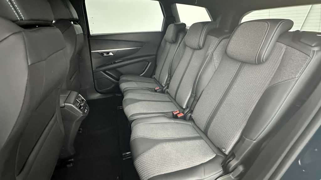 PEUGEOT 5008 1.2 PureTech 130ch Allure Pack - ref: 8-GLI00002876 - Photo 9