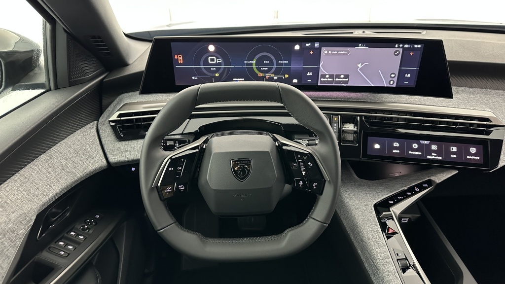 PEUGEOT 3008 1.2 Hybrid 145ch Allure e-DCS6 - ref: 8-GLI00006039 - Photo 14