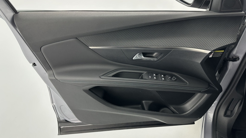 PEUGEOT 3008 1.2 Hybrid 136ch Allure Pack e-DCS6 - ref: 8-GLI00006264 - Photo 12