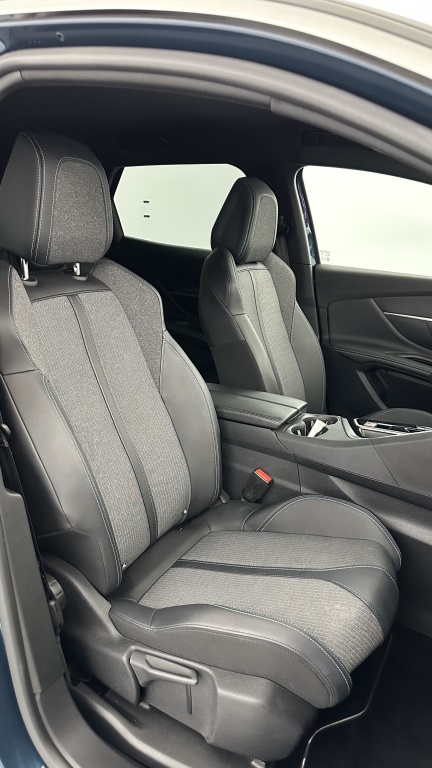 PEUGEOT 3008 1.2 Hybrid 136ch Allure Pack e-DCS6 - ref: 8-GLI00006267 - Photo 16