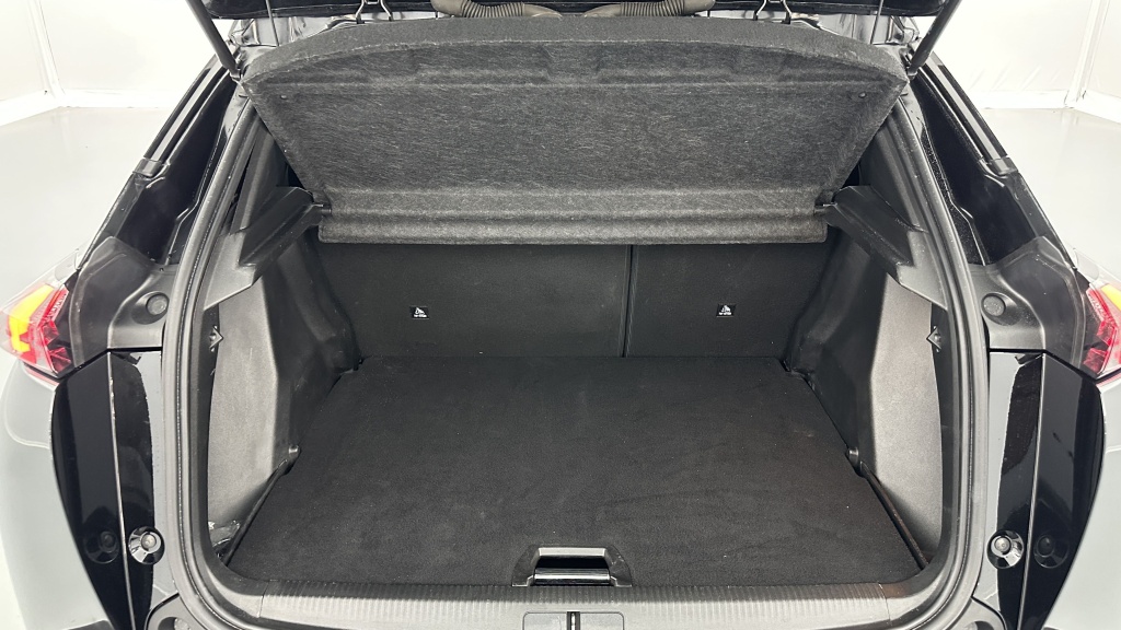 PEUGEOT 2008 1.2 PureTech 130ch Allure - ref: 8-GLI00006850 - Photo 10