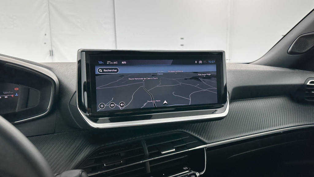 PEUGEOT 2008 1.2 PureTech 100ch Allure - ref: 8-GLI00006852 - Photo 18