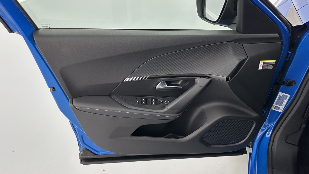 PEUGEOT 2008 1.2 PureTech 100ch Allure - ref: 8-GLI00006853 - Photo 12