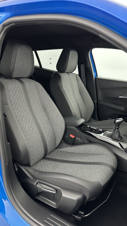 PEUGEOT 2008 1.2 PureTech 100ch Allure - ref: 8-GLI00006853 - Photo 16