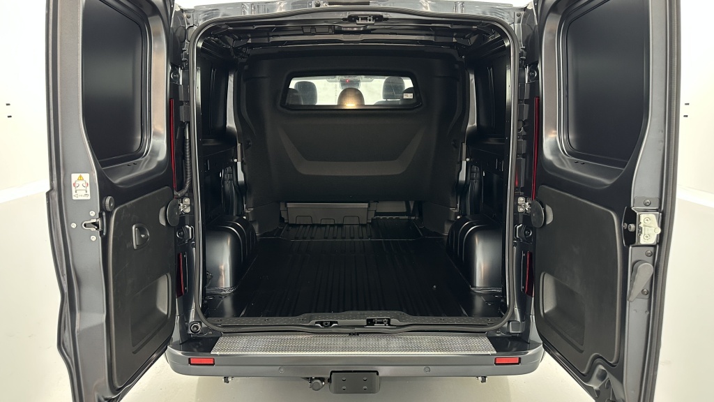 RENAULT TRUCKS TRAFIC CA L2H1 3000 2.0 dCi 170ch RED Edition Exclusive EDC  - ref: 8-GLI00007190 - Photo 9