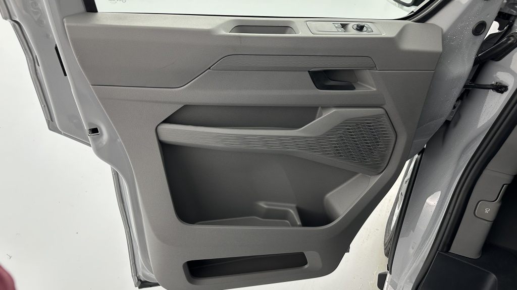 VOLKSWAGEN Transporter T7 Van L1 2.0 TDI 150ch Business BVA8 - ref: 8-GLI00007684 - Photo 10