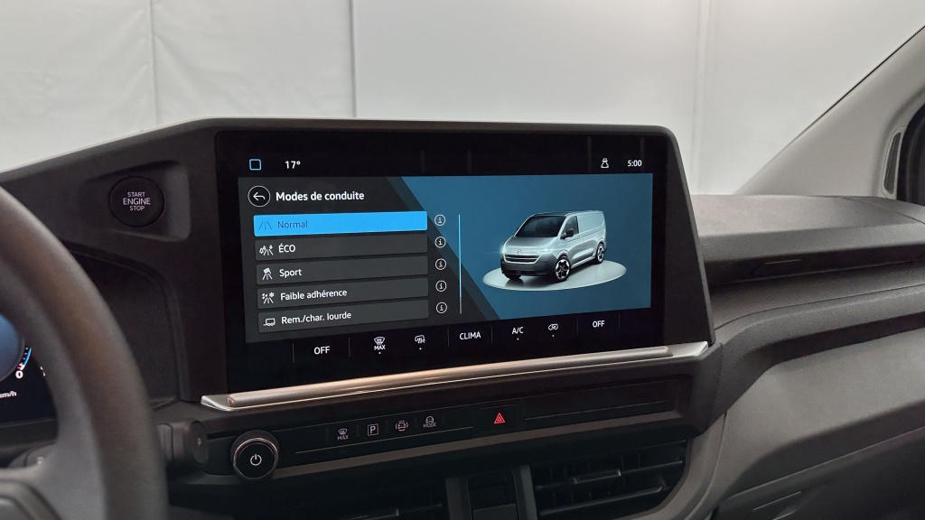 VOLKSWAGEN Transporter T7 Van L1 2.0 TDI 150ch Business BVA8 - ref: 8-GLI00007684 - Photo 17