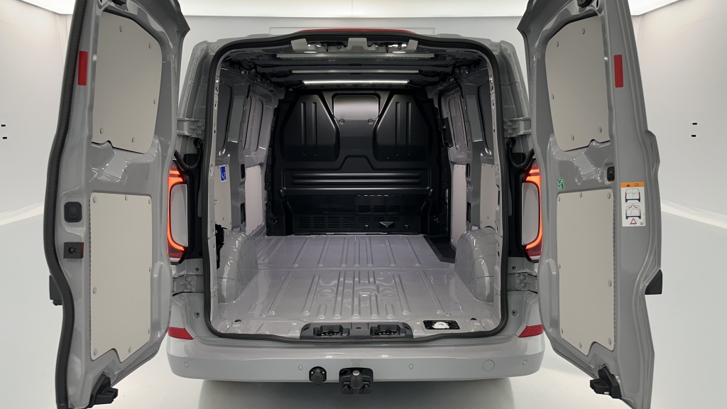 VOLKSWAGEN Transporter T7 L1H1 2.0 TDI 150ch Business BVA8 - ref: 8-GLI00008067 - Photo 9