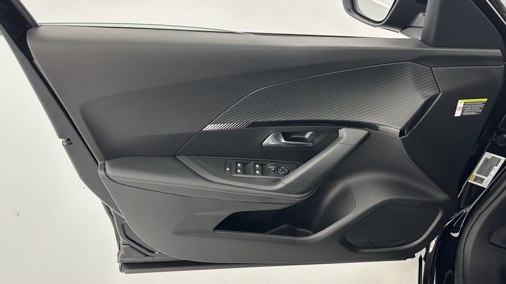 PEUGEOT 2008 1.2 PureTech 100ch Allure - ref: 8-GLI00008266 - Photo 12