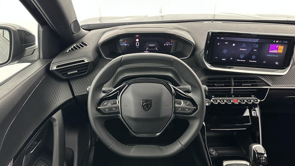 PEUGEOT 2008 1.2 PureTech 100ch Allure - ref: 8-GLI00008266 - Photo 13