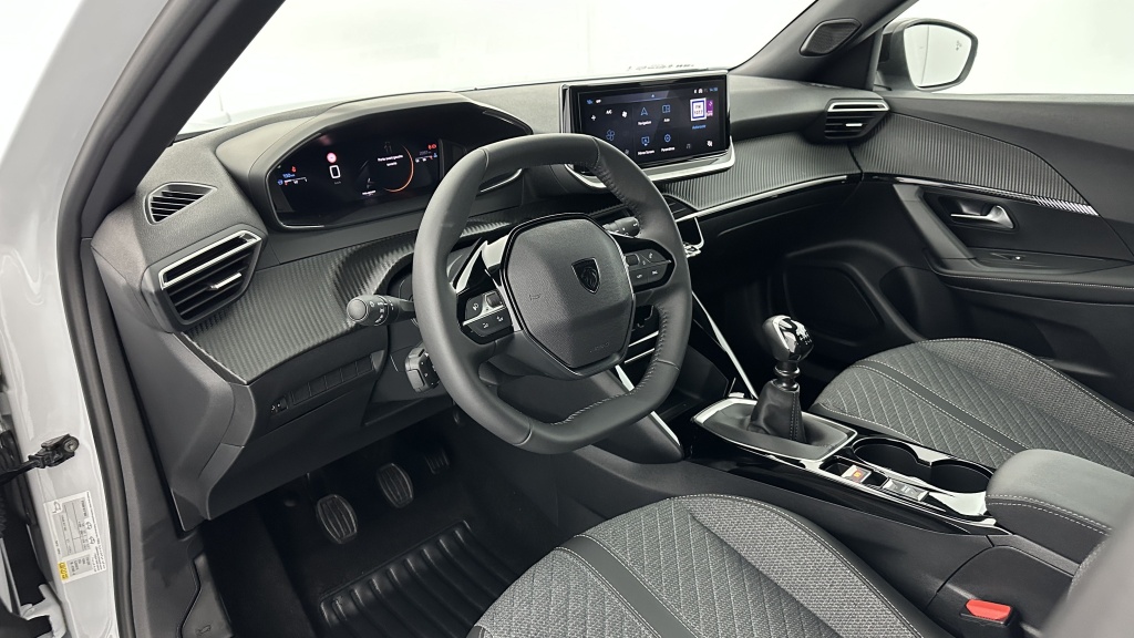 PEUGEOT 2008 1.2 PureTech 100ch Allure - ref: 8-GLI00008270 - Photo 6