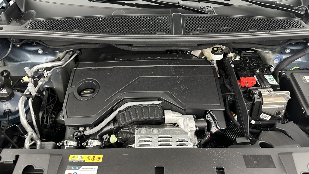 PEUGEOT 5008 1.2 Hybrid 145ch Allure e-DCS6 - ref: 8-GLI00008313 - Photo 12