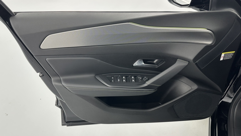 PEUGEOT 408 1.2 Hybrid 136ch e-DCS6 GT - ref: 8-GLI00008454 - Photo 11