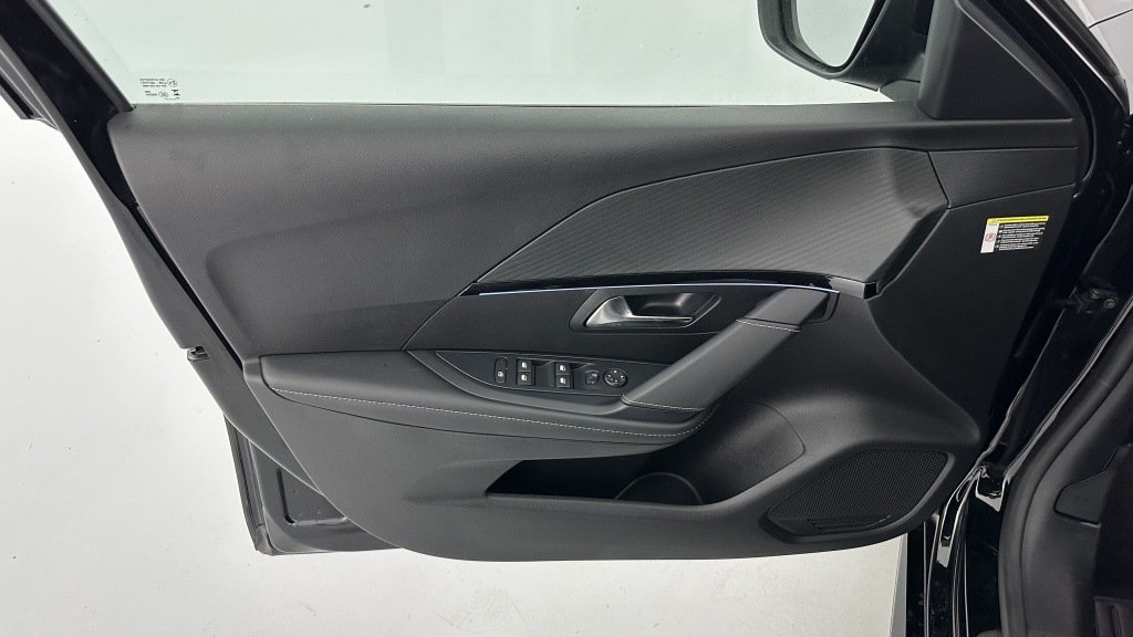 PEUGEOT 208 II 1.2 Hybrid 136ch GT e-DCS6 - ref: 8-GLI00009330 - Photo 12