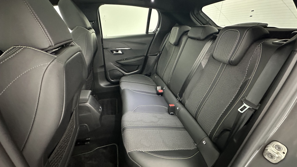 PEUGEOT 208 1.2 Hybrid 136ch GT e-DCS6 - ref: 8-GLI00009332 - Photo 9