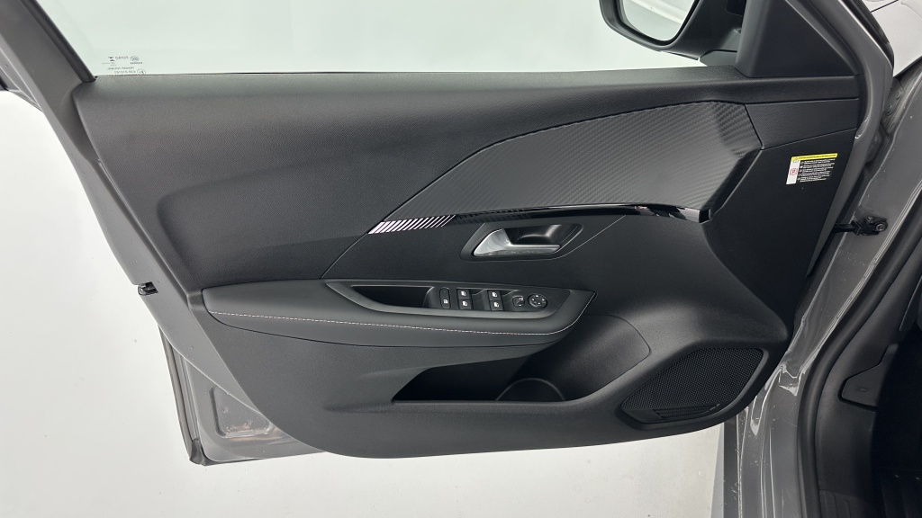 PEUGEOT 208 1.2 Hybrid 110ch Allure e-DCS6 - ref: 8-GLI00009521 - Photo 12