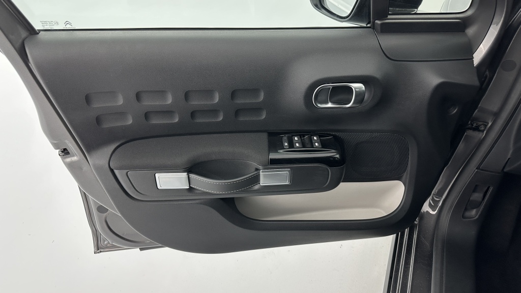 CITROEN C3 1.2 PureTech 110ch Max - ref: 8-GLI00009847 - Photo 12