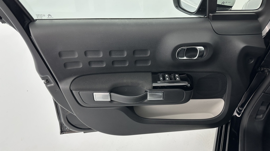 CITROEN C3 1.2 PureTech 110ch Max - ref: 8-GLI00009852 - Photo 12