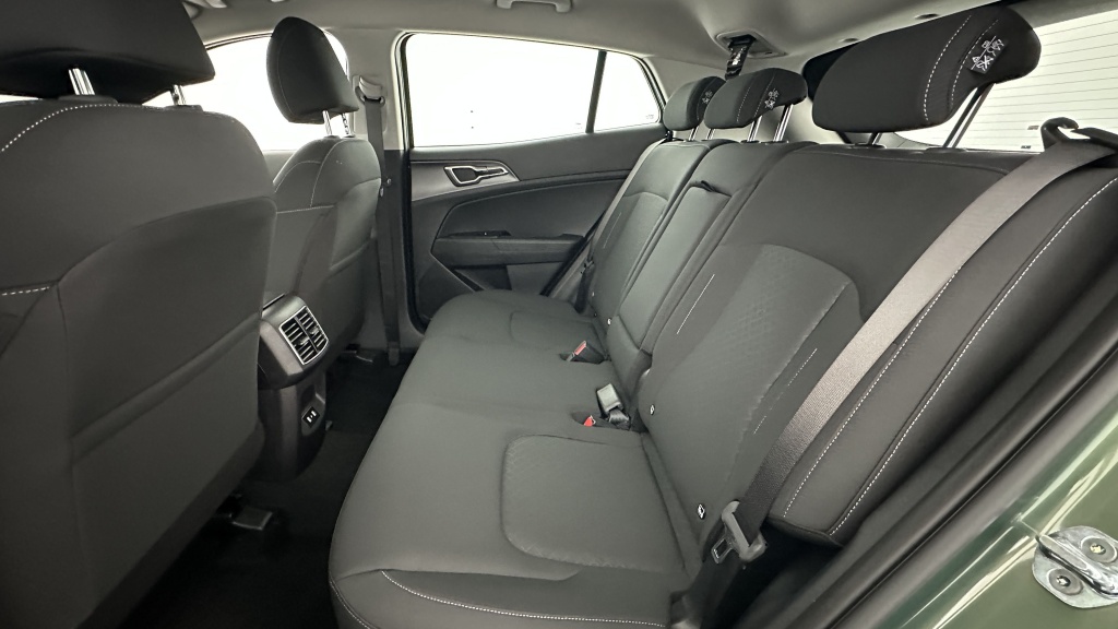 KIA Sportage V 1.6 T-GDi 239ch HEV Motion BVA6 - ref: 8-GLI00009938 - Photo 9