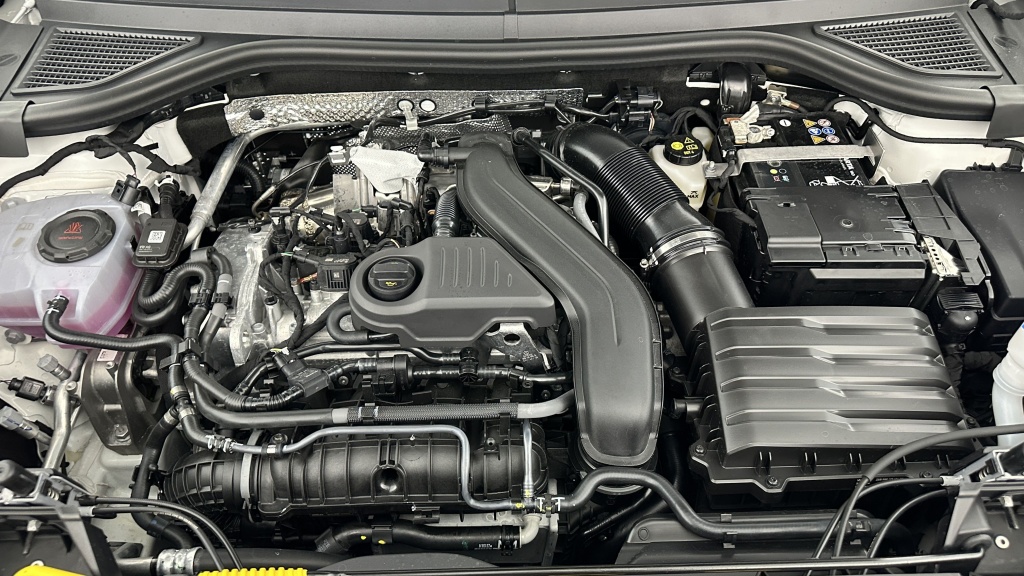 VOLKSWAGEN T-Roc 1.5 eTSI EVO2 Hybrid 150ch R-Line DSG7 - ref: 8-GLI00010005 - Photo 11