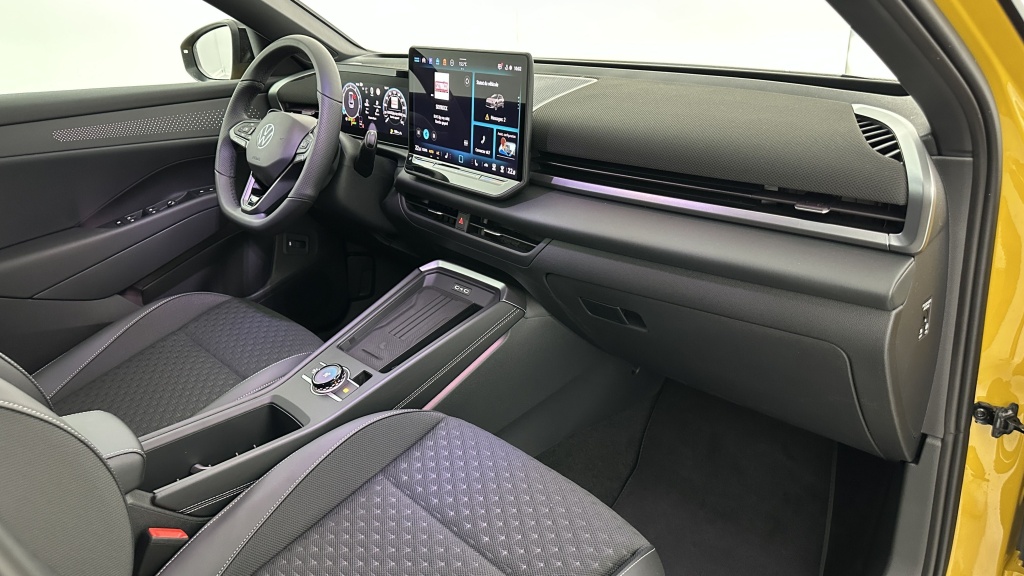 VOLKSWAGEN T-Roc 1.5 eTSI EVO2 Hybrid 150ch R-Line DSG7 - ref: 8-GLI00010008 - Photo 8