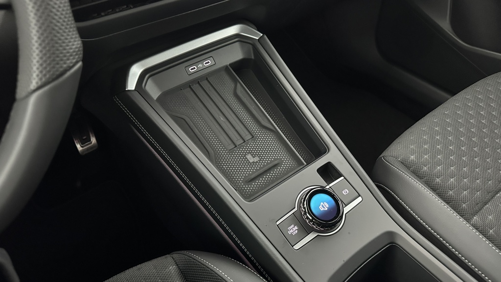 VOLKSWAGEN T-Roc 1.5 eTSI EVO2 Hybrid 150ch R-Line DSG7 - ref: 8-GLI00010018 - Photo 17