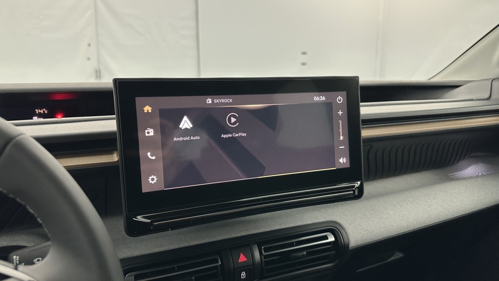 CITROEN C3 Aircross 1.2 Hybride 145ch Plus e-DCS6 - ref: 8-GLI00010196 - Photo 19