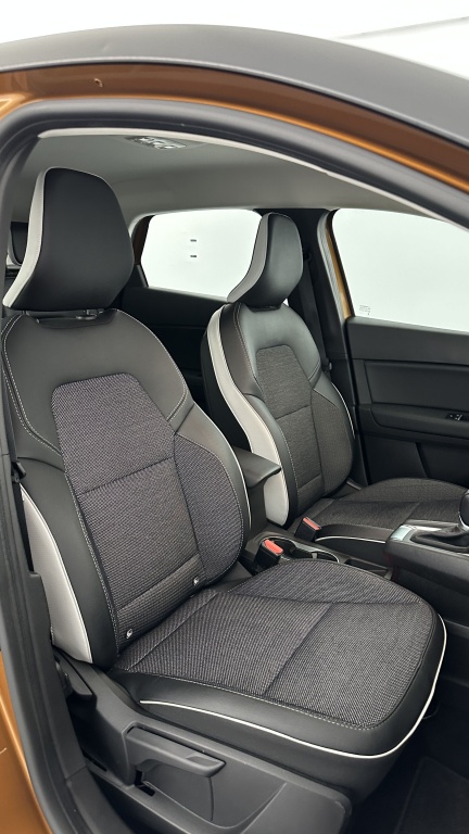 RENAULT Captur II 1.3 TCe 140ch Intens EDC - ref: 8-GLI00010218 - Photo 17