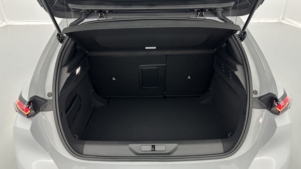 PEUGEOT 308 III(2) 1.2 Hybrid 145ch GT e-DCS6 - ref: 8-GLI00010339 - Photo 10