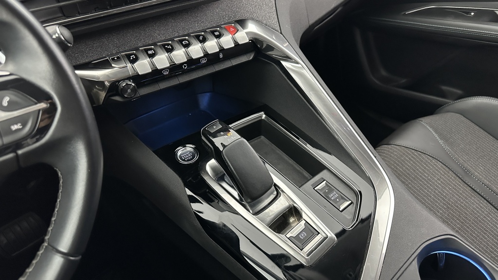 PEUGEOT 3008 II 1.6 Hybrid 225ch Allure Pack e-EAT8 - ref: 8-GLI00010832 - Photo 16