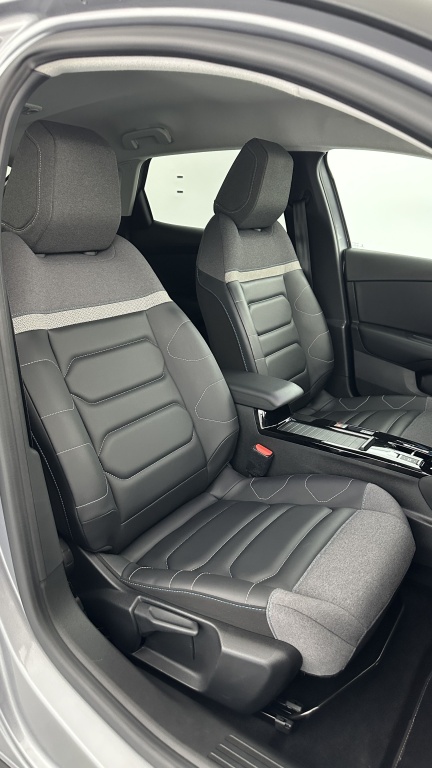 CITROEN E-C4 136ch Shine - ref: 8-GLI00011136 - Photo 17